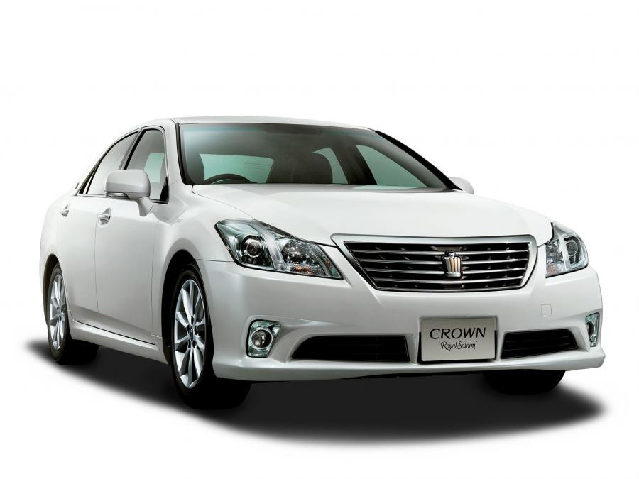  Toyota Crown Royal Saloon 2010 года  (фото 4 из 8)
